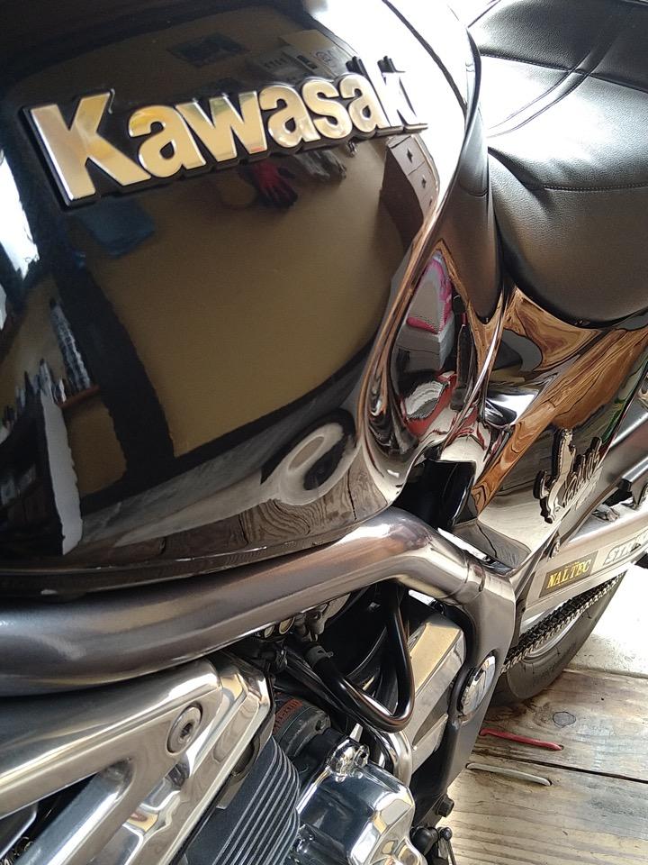 新潟県のカワサキバリオスのバイクタンクをデントリペアお客様の写真