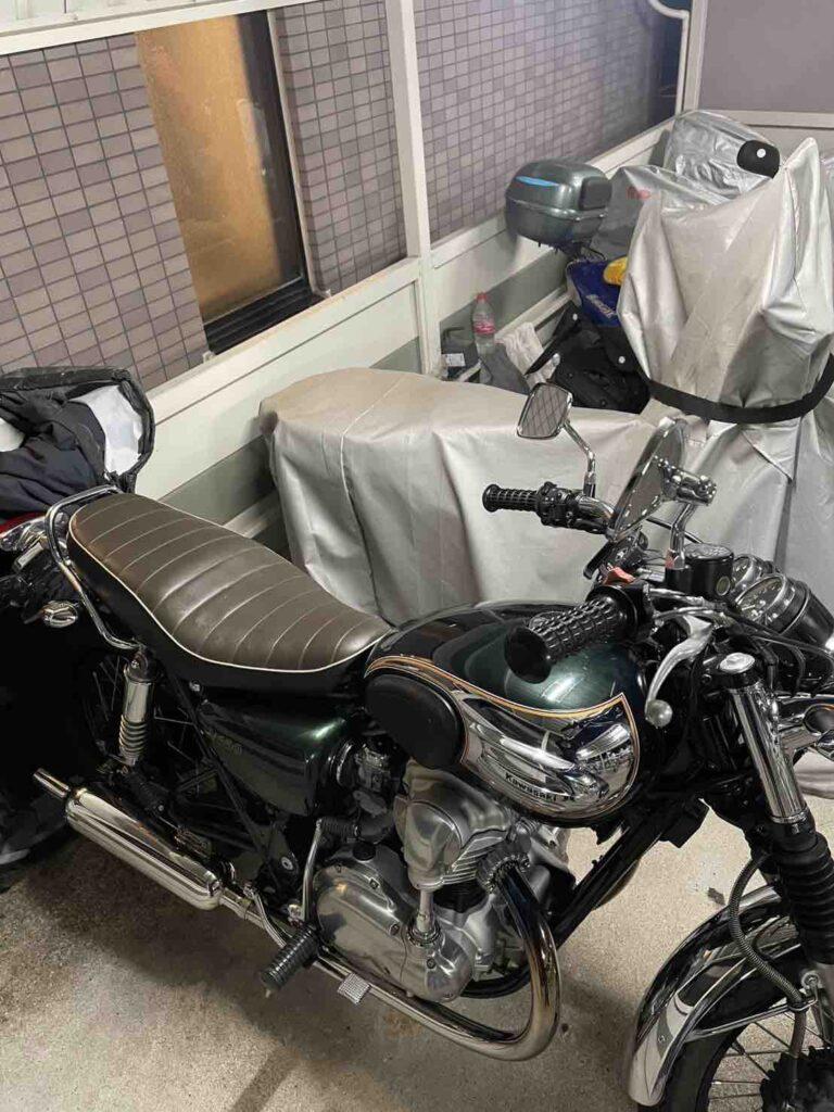 カワサキW650のバイクタンクをデントリペアで凹み修理後お客様からの写真