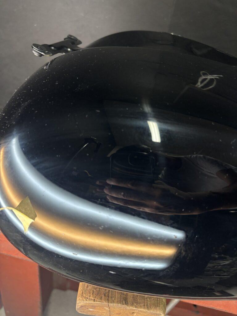 スズキイントルーダーのバイクタンクの凹みをデントリペアで修理後