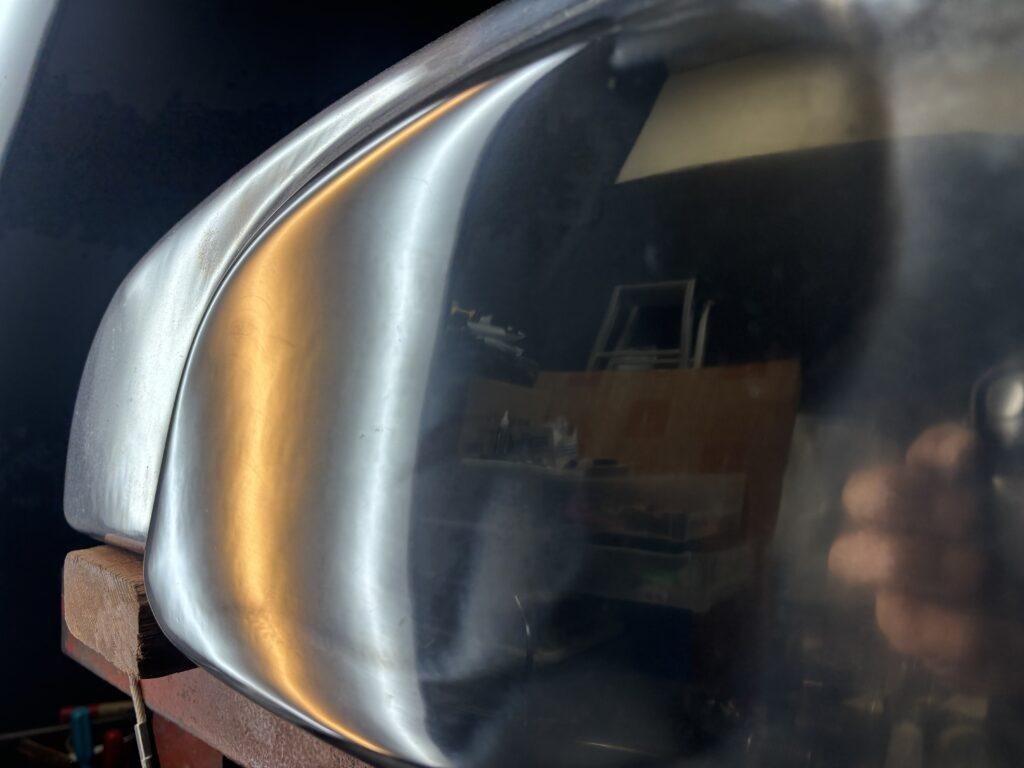 SR400のアルミタンクをデントリペアで凹み修理後